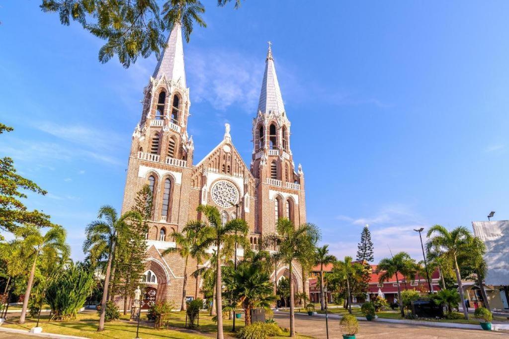 Alfa Hotel Yangon Eksteriør bilde
