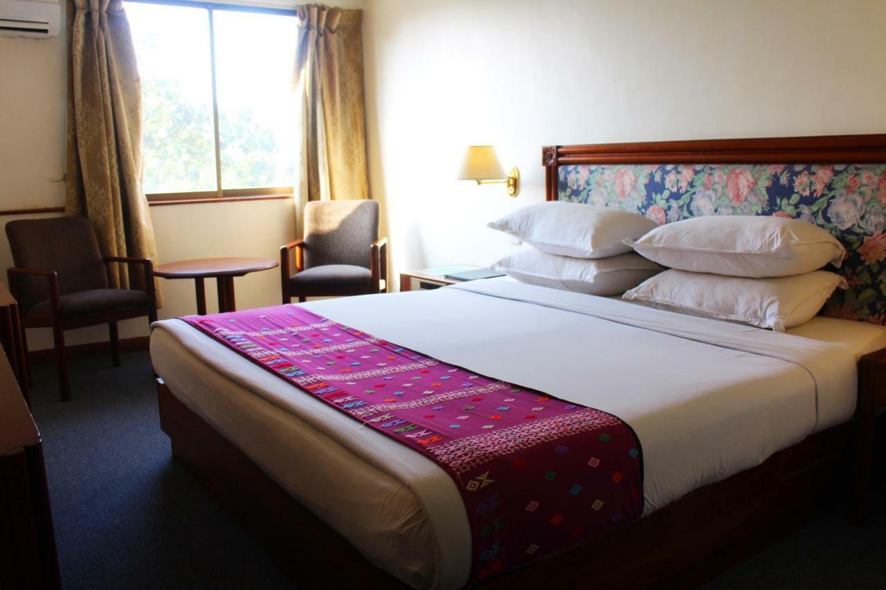 Alfa Hotel Yangon Eksteriør bilde