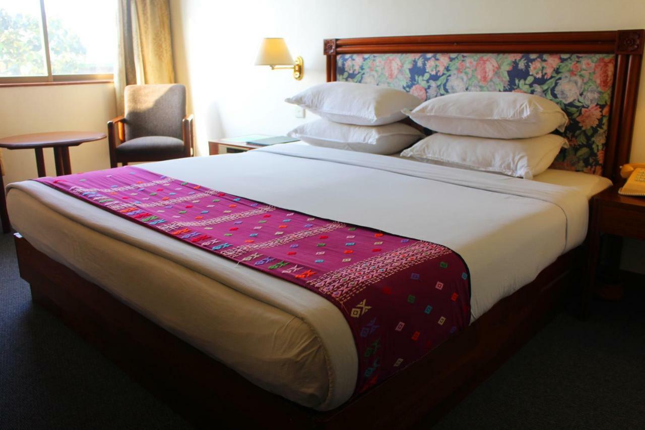 Alfa Hotel Yangon Eksteriør bilde