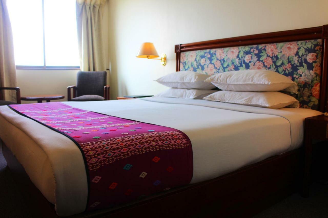 Alfa Hotel Yangon Eksteriør bilde