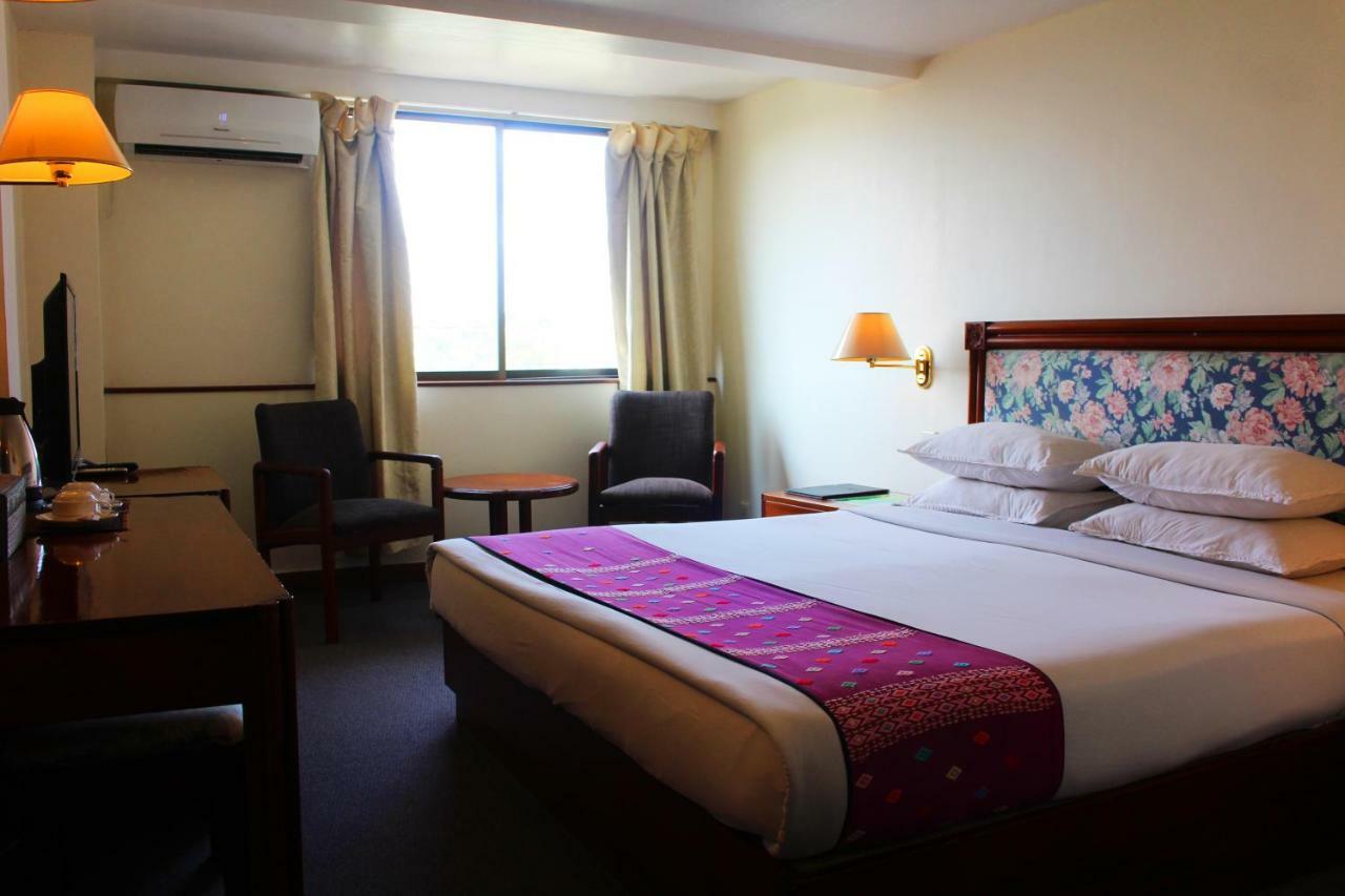 Alfa Hotel Yangon Eksteriør bilde